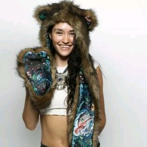 NIB Spirithoods X James Patrick CE Grizzly Hood
